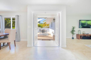 Casa Tranquila - Private Patios, Beach, Village, 100 steps to Best Views on Siesta Key!